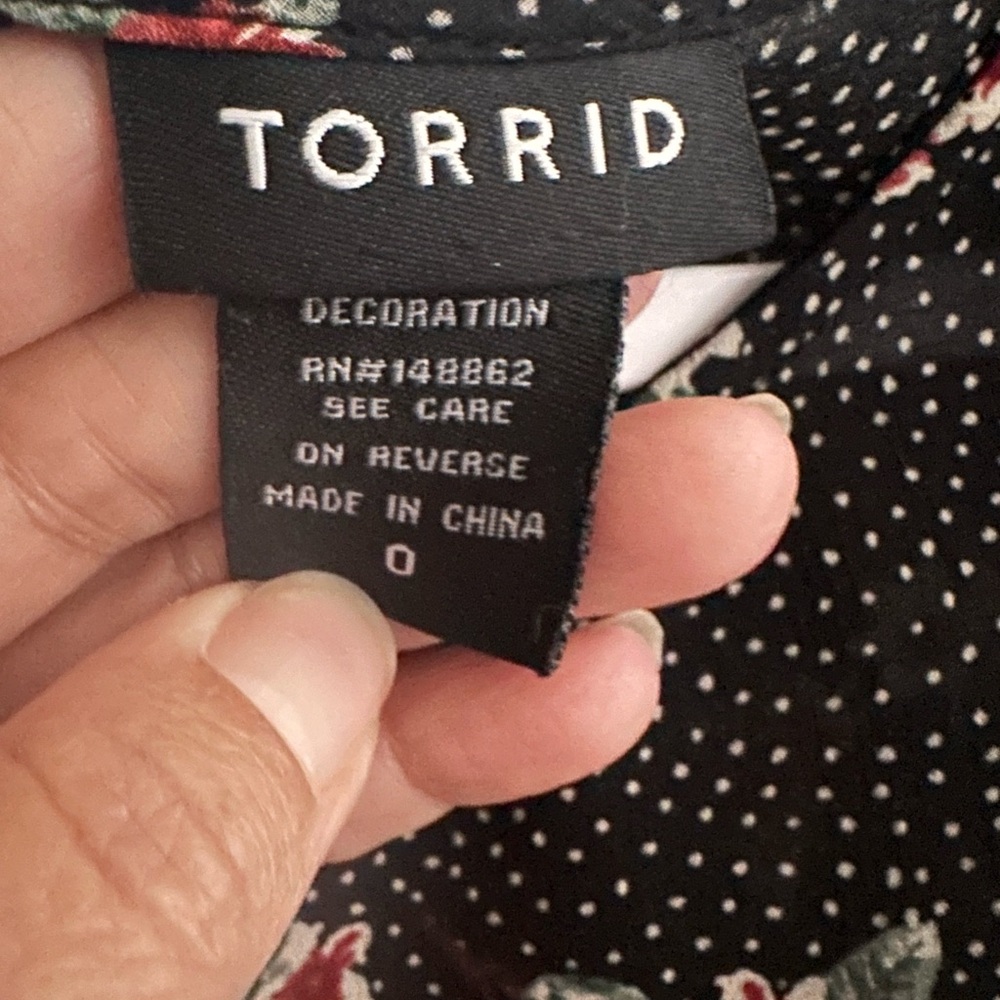 Torrid Black Floral Polka Dot Print Ruffles & Bell Sleeve Top Size 0/12 - Picture 8 of 9